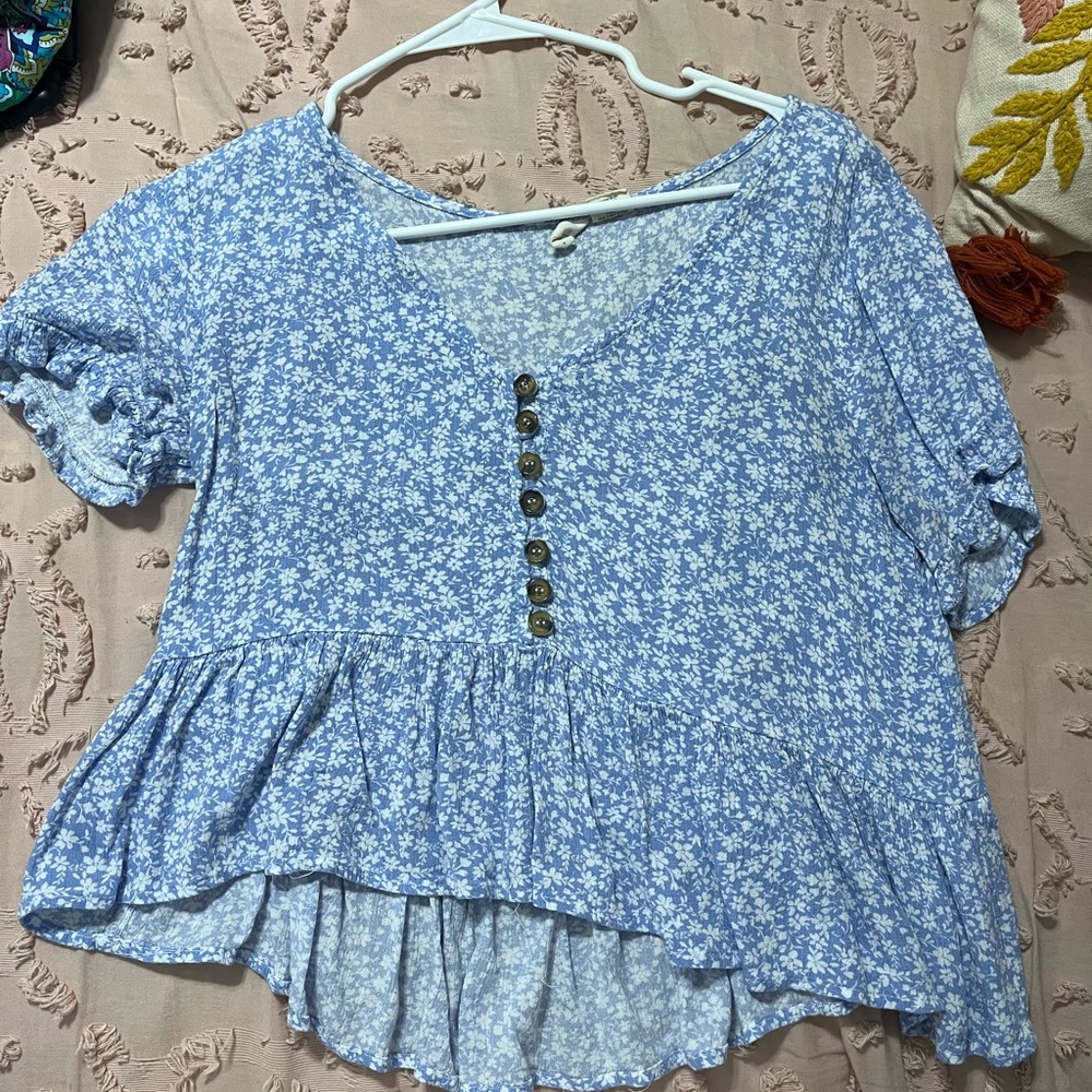 super cute baby blue floral ruffle blouse